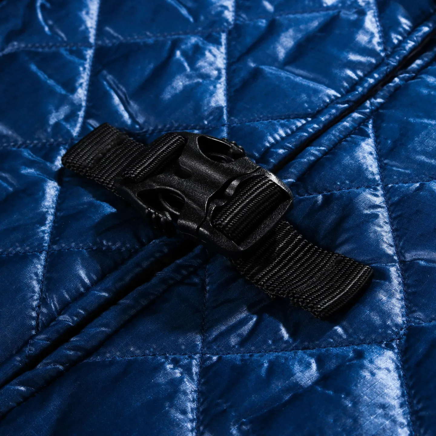 MONITALY QUILTED CINCHO VEST ZIGZAG NAVY