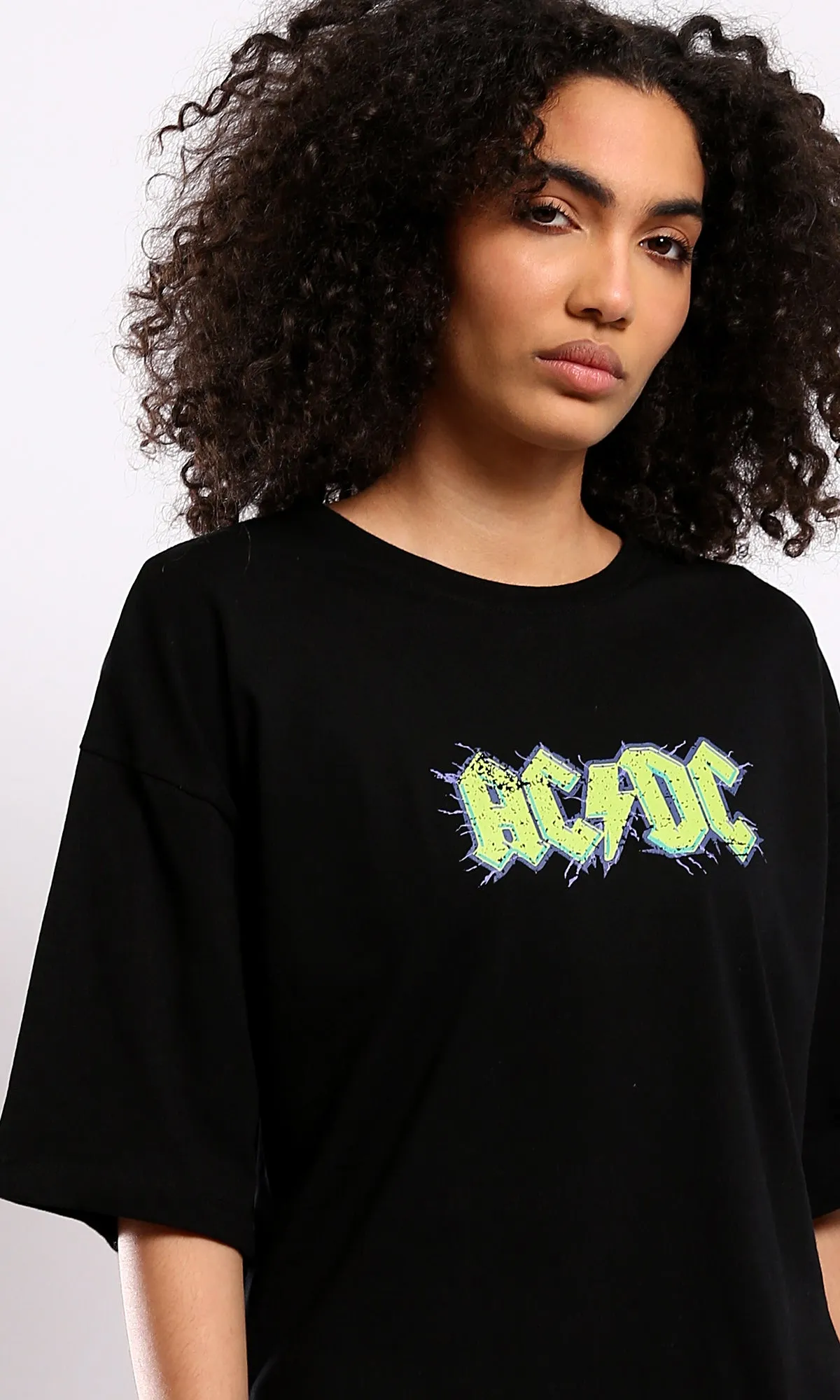 O178796 Crew Neck Black Printed Elbow-Sleeves Tee